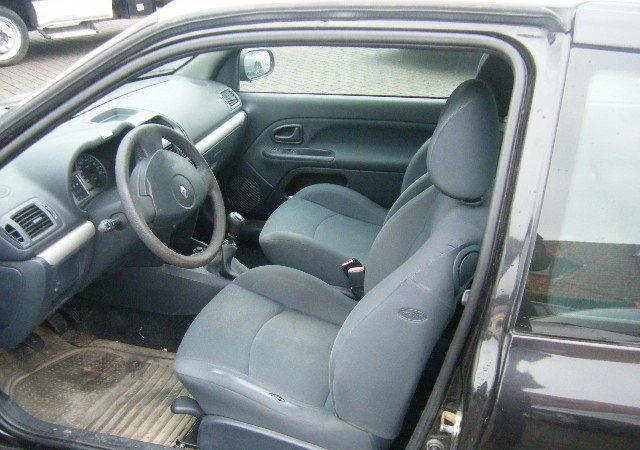 Renault Clio 1.5DCI НА ЧАСТИ, снимка 15 - Автомобили и джипове - 1329112