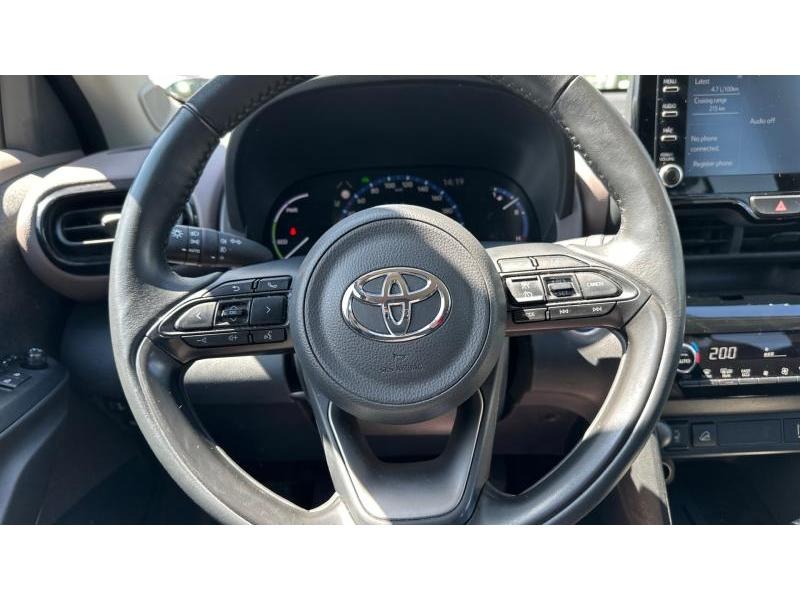 Toyota Yaris Cross, снимка 13 - Автомобили и джипове - 45452993