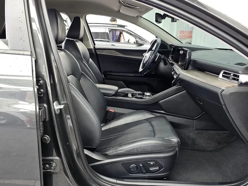 Kia K5 2.0 Noblesse, снимка 11 - Автомобили и джипове - 56127723