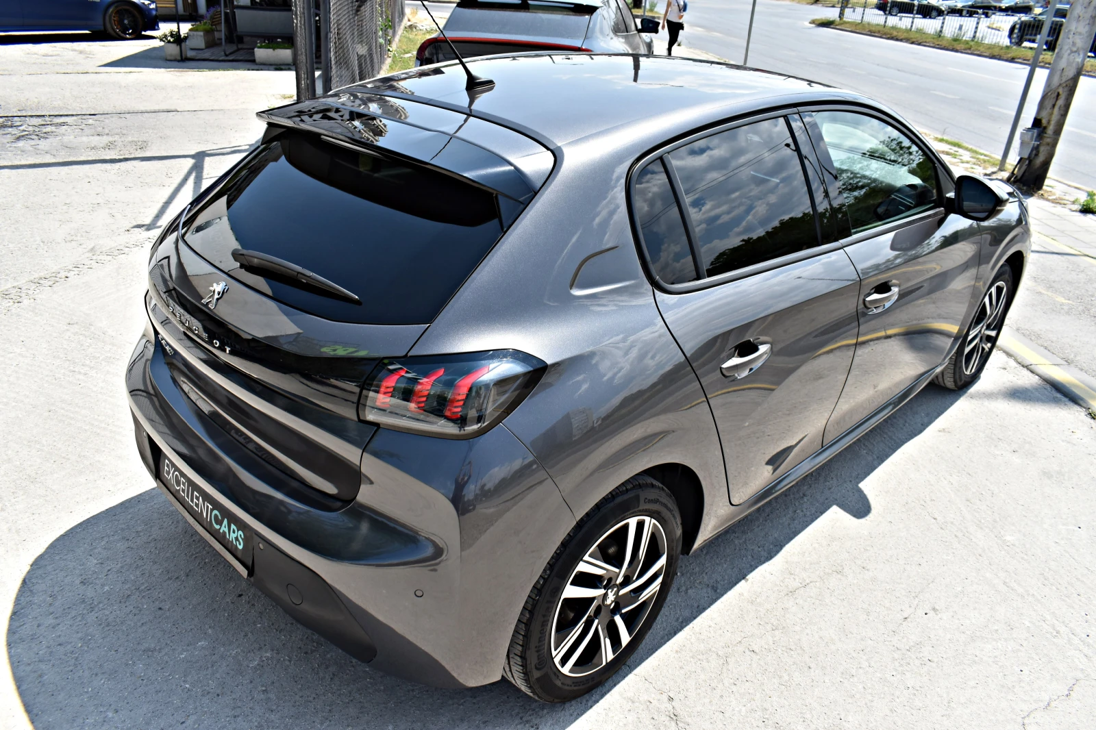 Peugeot 208 1.2STT* X-LINE* 3D*  - изображение 5