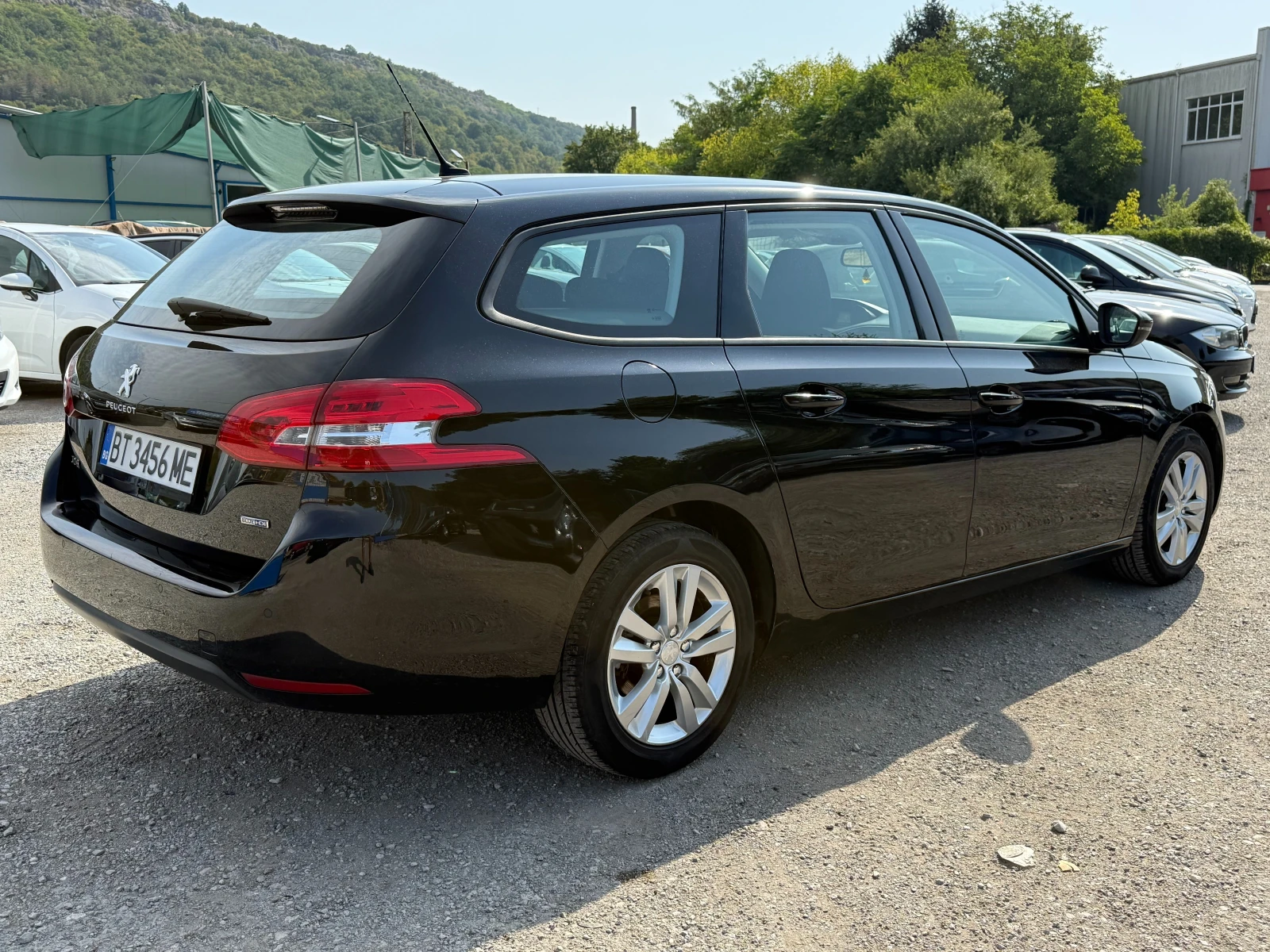 Peugeot 308 1.6HDI-116H.P-ОБСЛУЖЕНА-РЕГИСТРИРАН - изображение 6