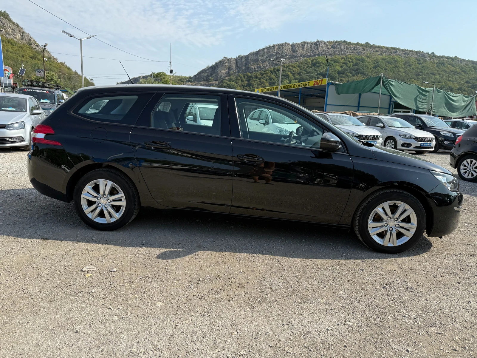 Peugeot 308 1.6HDI-116H.P-ОБСЛУЖЕНА-РЕГИСТРИРАН - изображение 7