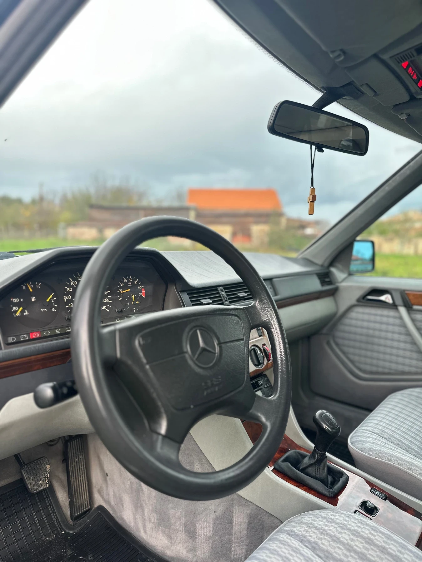 Mercedes-Benz E 220 W124 - изображение 7