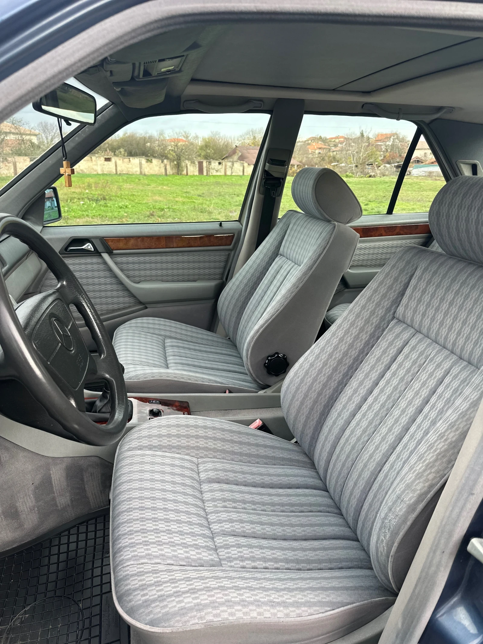 Mercedes-Benz E 220 W124 - изображение 8