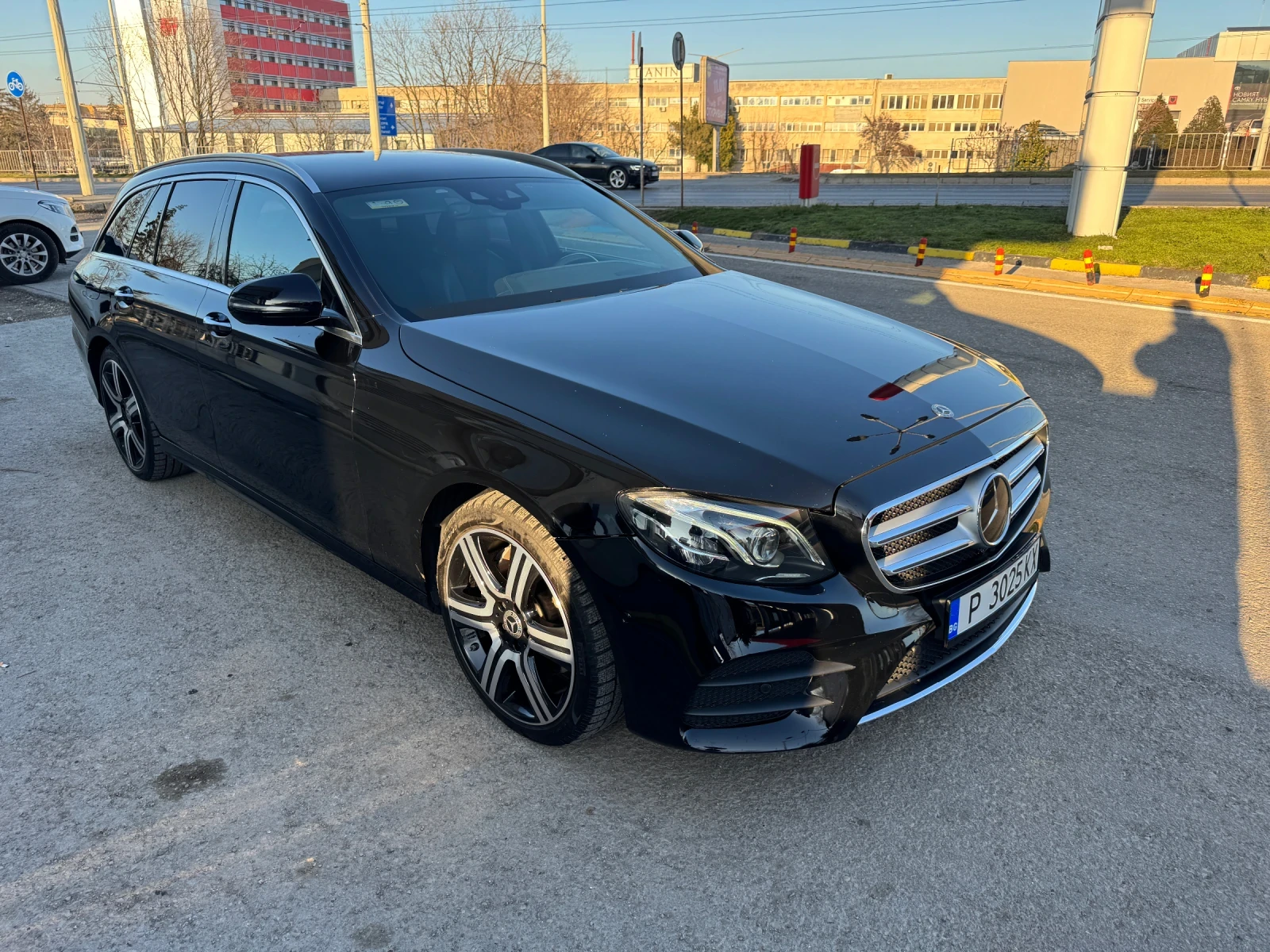 Mercedes-Benz E 220 4MATIC* AMG-LINE* DISTRNIC+ * MULTIBEAM LED*  - изображение 3