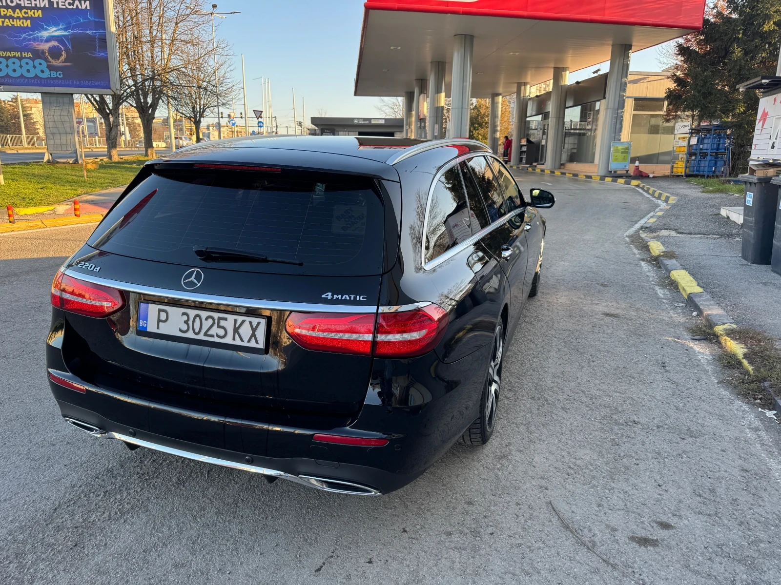 Mercedes-Benz E 220 4MATIC* AMG-LINE* DISTRNIC+ * MULTIBEAM LED*  - изображение 6