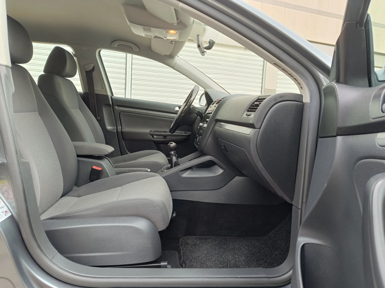 VW Golf 1.6i 102�.�. | Mobile.bg � ����������� 11