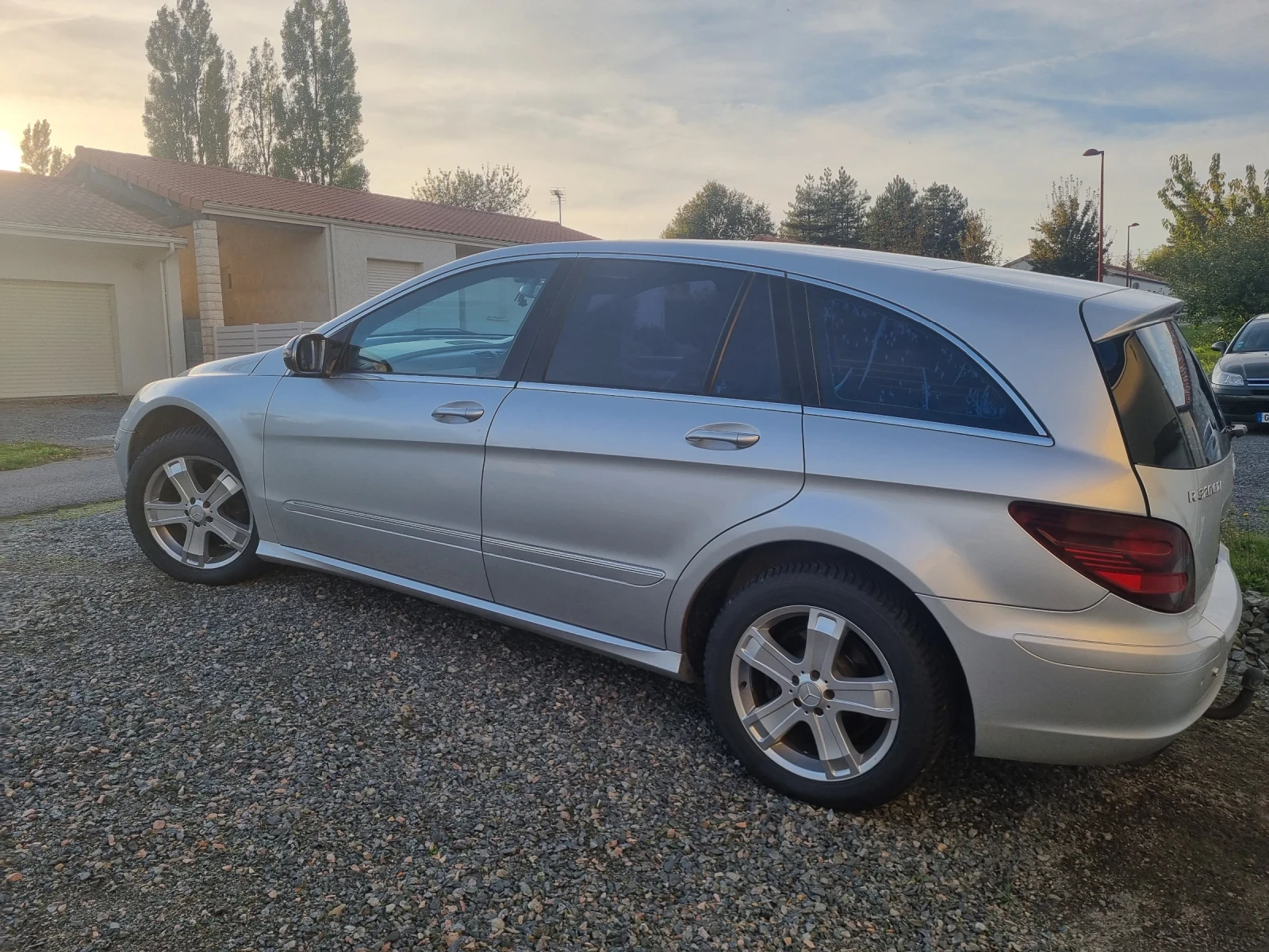 Mercedes-Benz R 320  - изображение 4