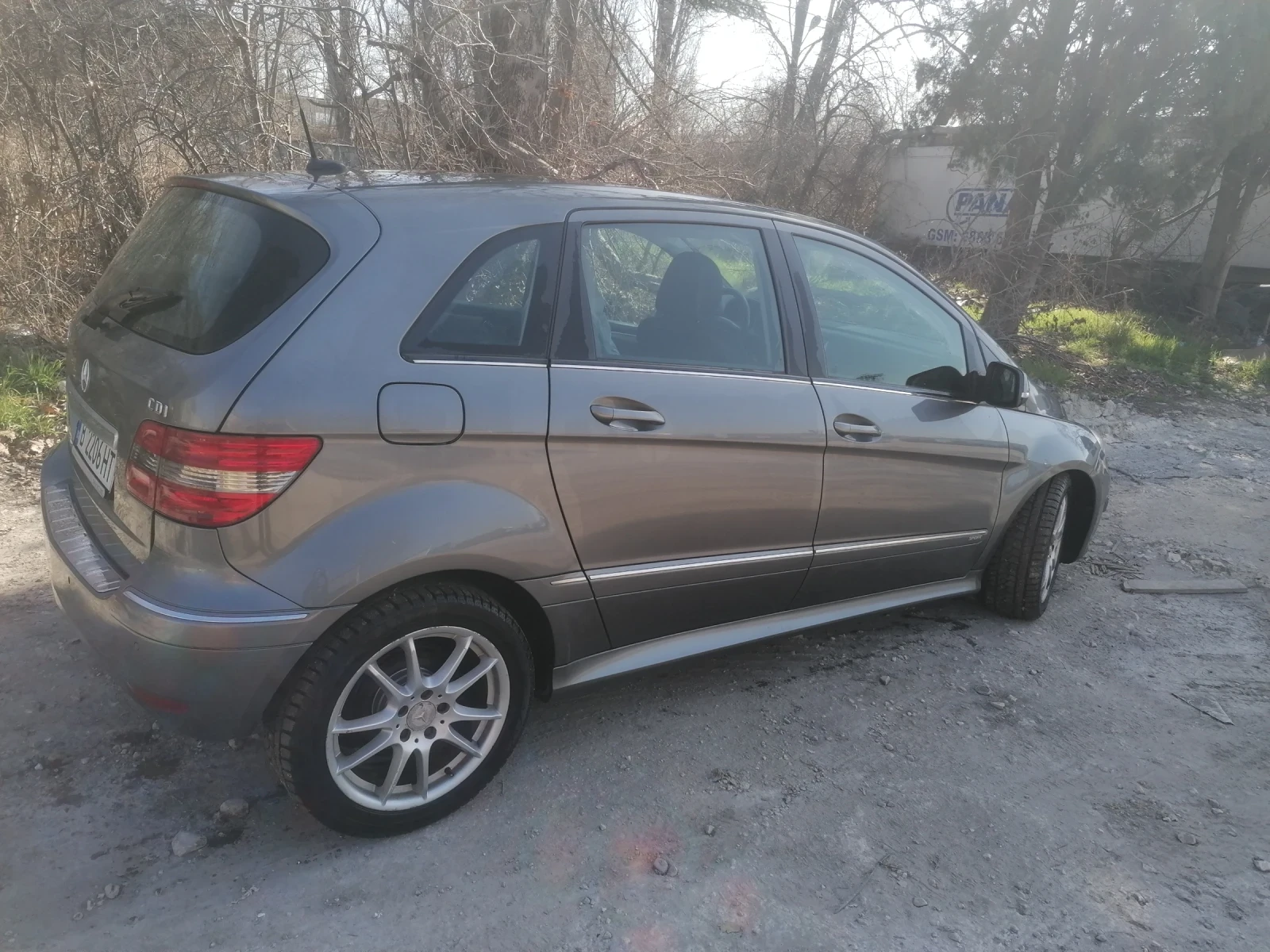 Mercedes-Benz B 200 Фейслифт, снимка 3 - Автомобили и джипове - 53823921
