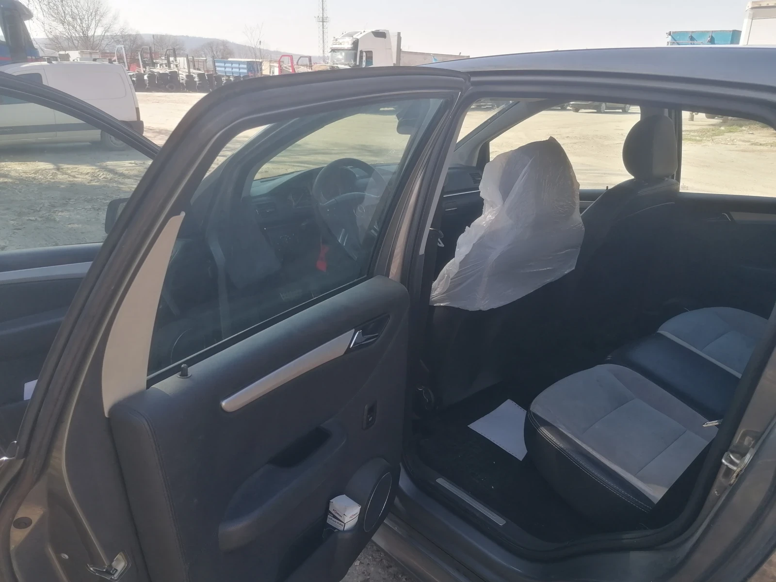 Mercedes-Benz B 200 Фейслифт, снимка 12 - Автомобили и джипове - 53823921