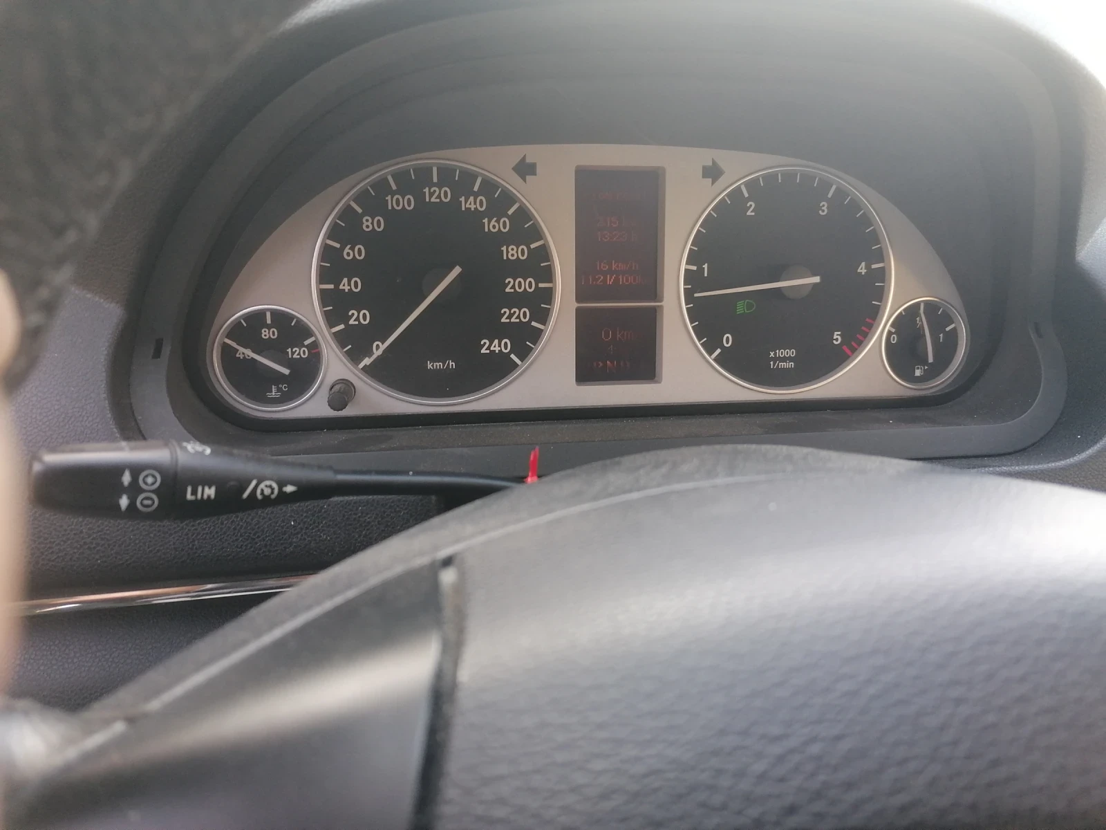 Mercedes-Benz B 200 Фейслифт, снимка 8 - Автомобили и джипове - 53823921