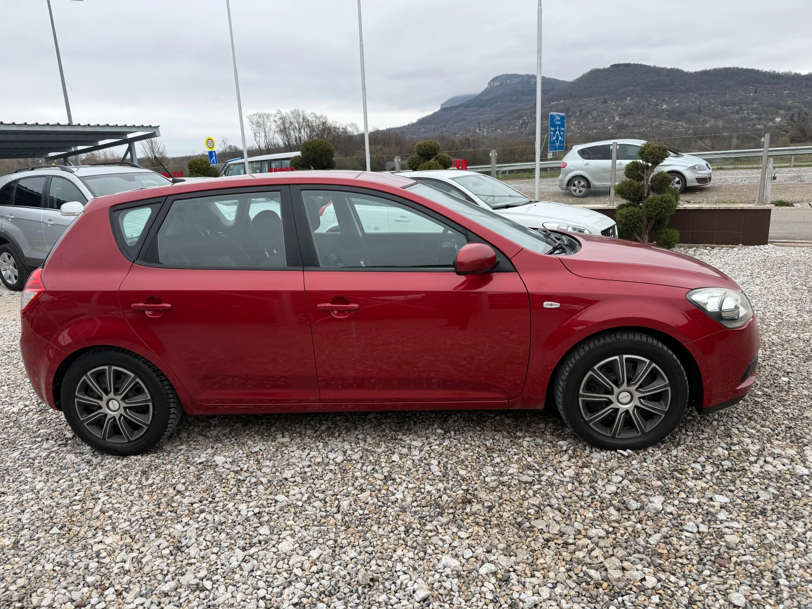 Kia Ceed 1, 4I КЛИМАТИК !! НОВ ВНОС !! ЕВРО 5 !! , снимка 2 - Автомобили и джипове - 54014174