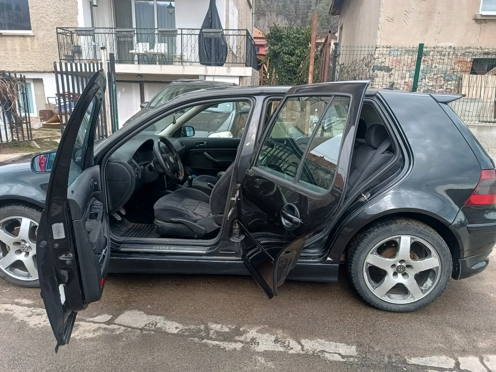 VW Golf 1.9TDI, снимка 2 - Автомобили и джипове - 54078156