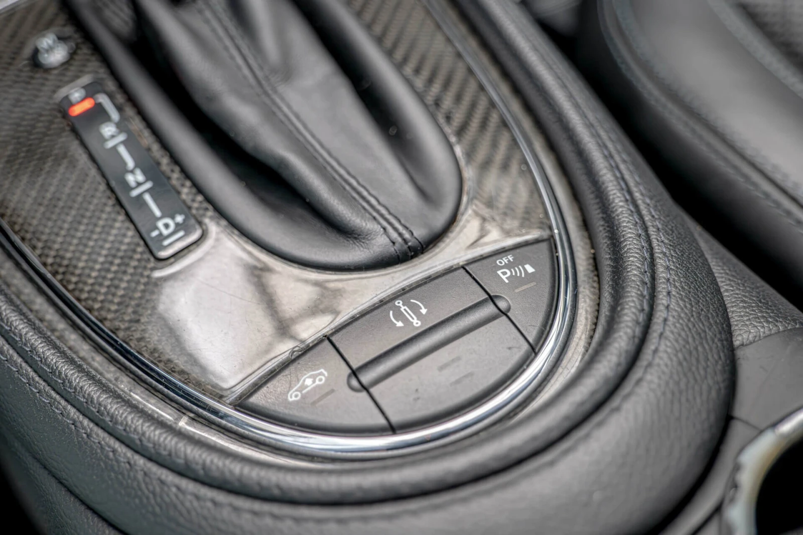 Mercedes-Benz CLS 55 AMG Ориг. Kleeman/Harman Kardon/Обдухване/Алкантар/BiX, снимка 12 - Автомобили и джипове - 54726003
