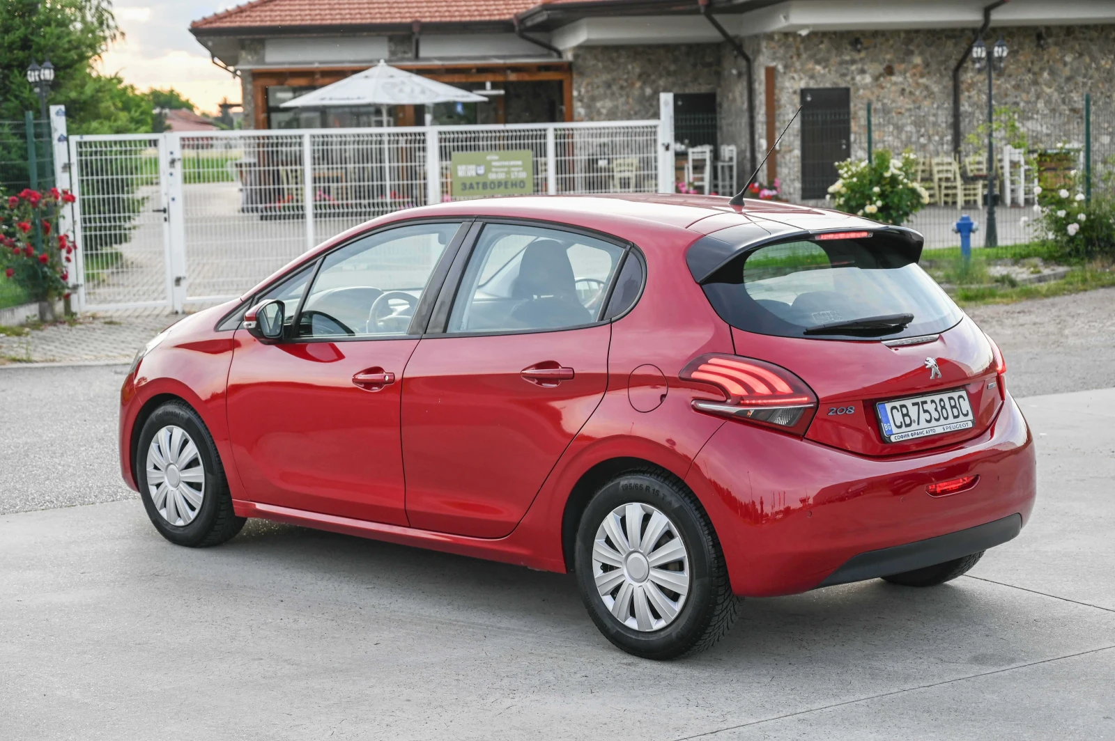 Peugeot 208 Allure, снимка 7 - Автомобили и джипове - 54956238