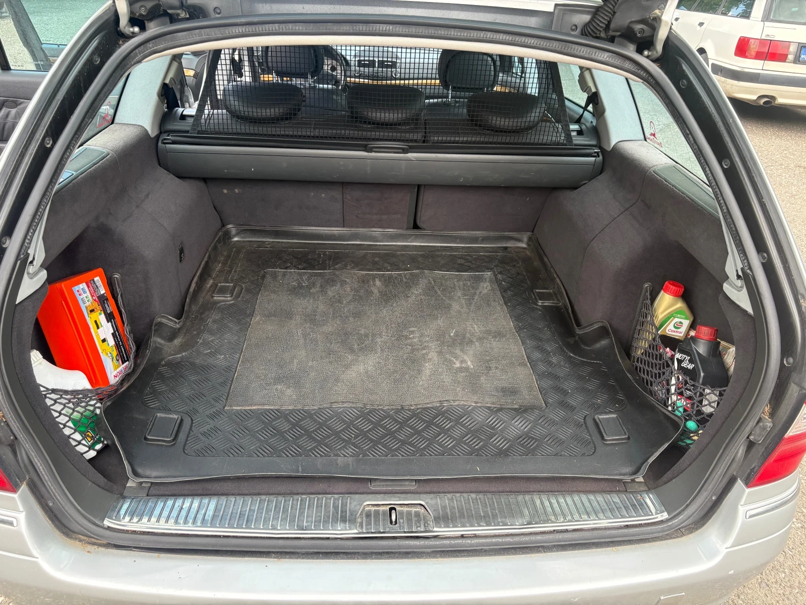 Mercedes-Benz E 220 CDI Avantgarde, снимка 9 - Автомобили и джипове - 54957480