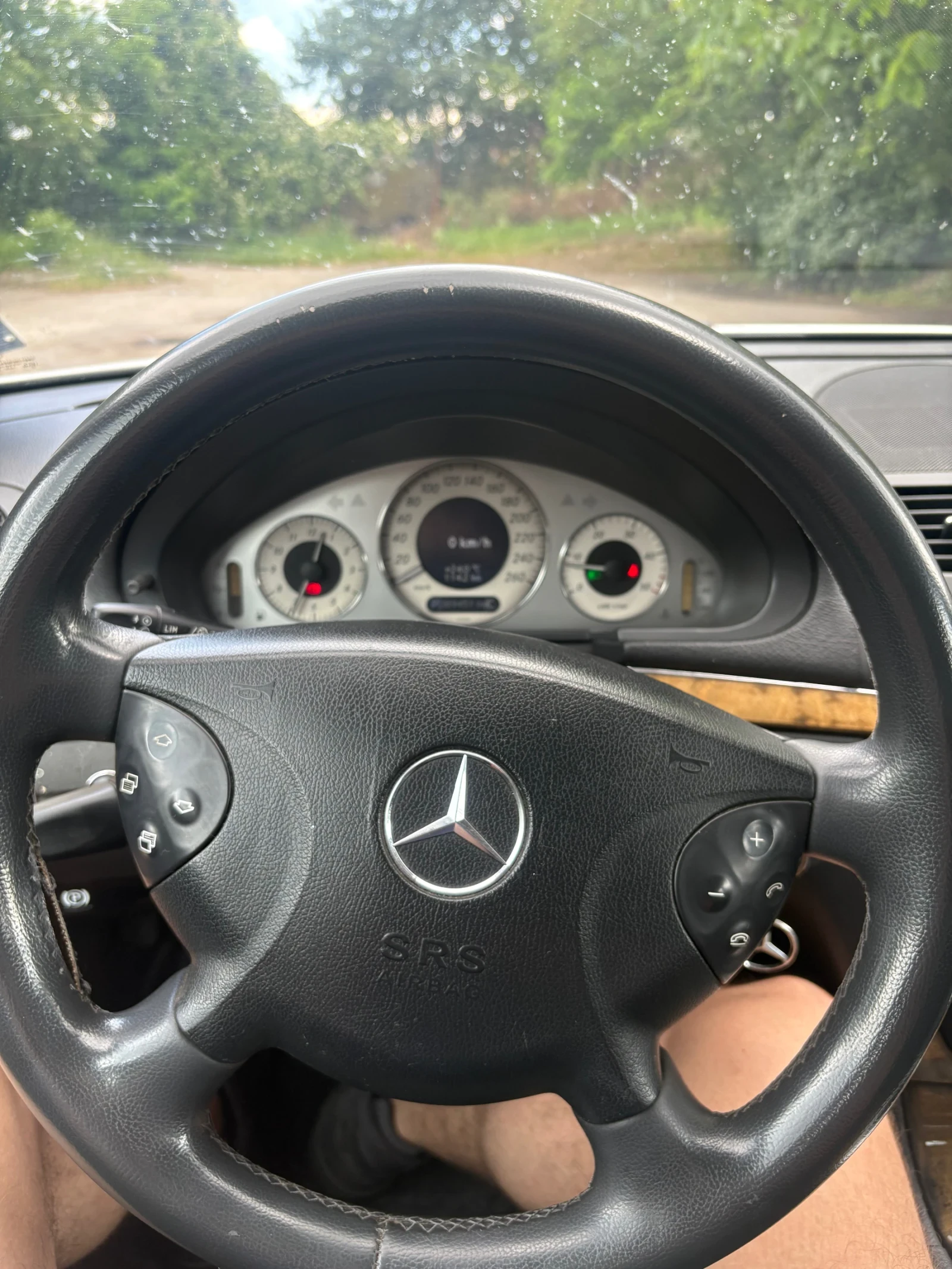 Mercedes-Benz E 220 CDI Avantgarde, снимка 16 - Автомобили и джипове - 54957480