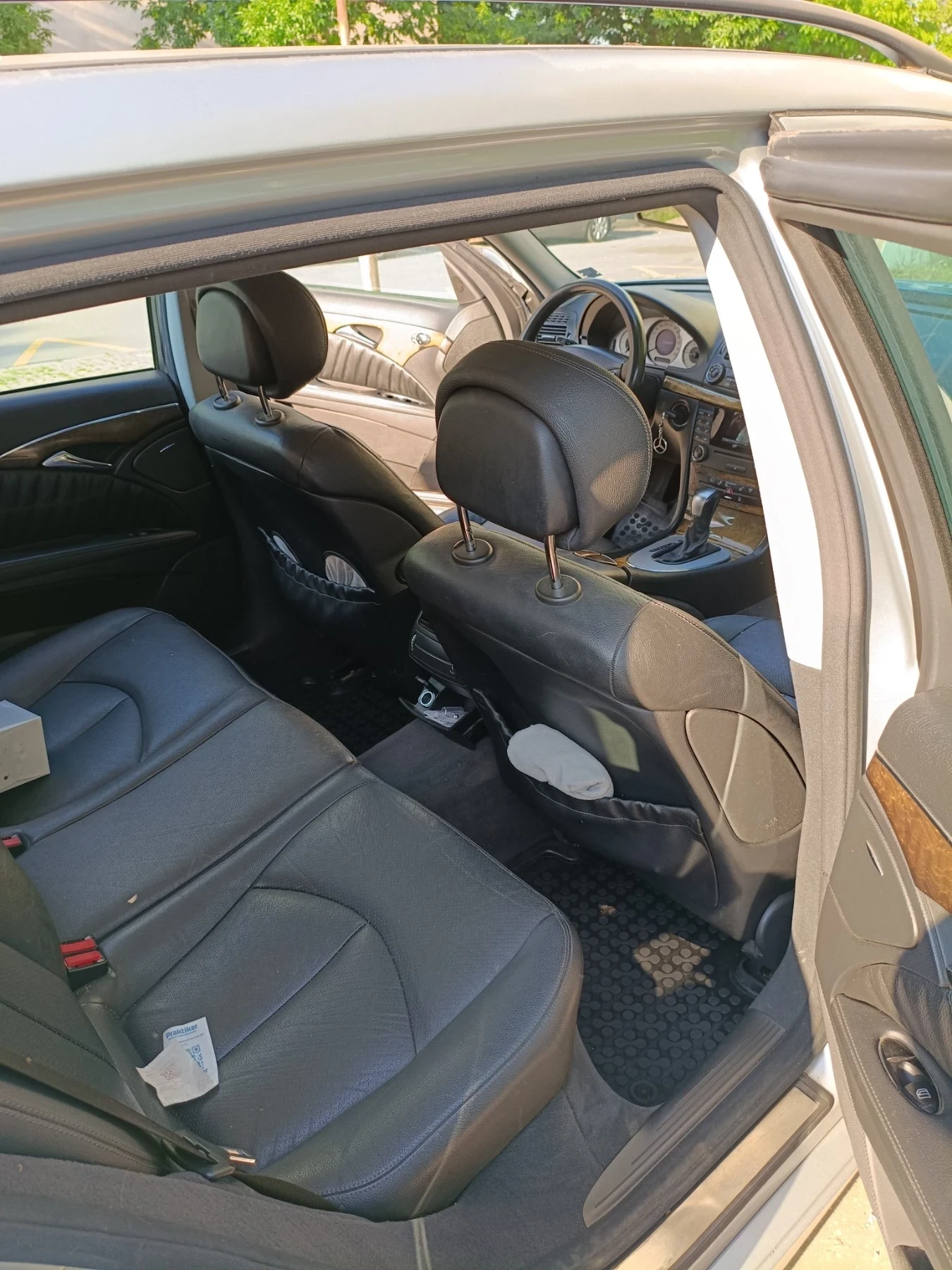 Mercedes-Benz E 220 CDI Avantgarde, снимка 8 - Автомобили и джипове - 54957480