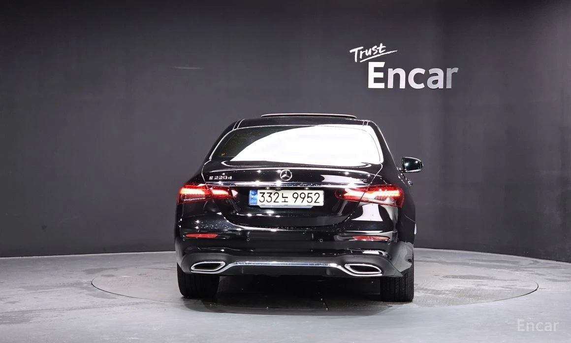 Mercedes-Benz E 220, снимка 4 - Автомобили и джипове - 55366485