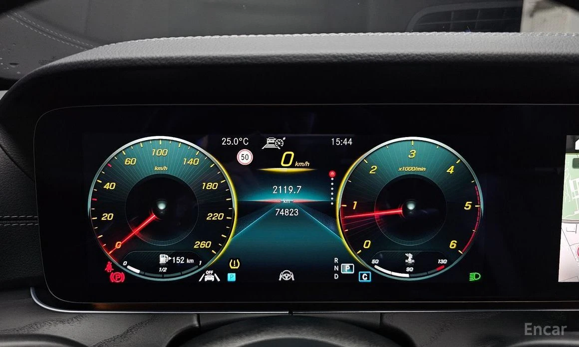 Mercedes-Benz E 220, снимка 8 - Автомобили и джипове - 55366485