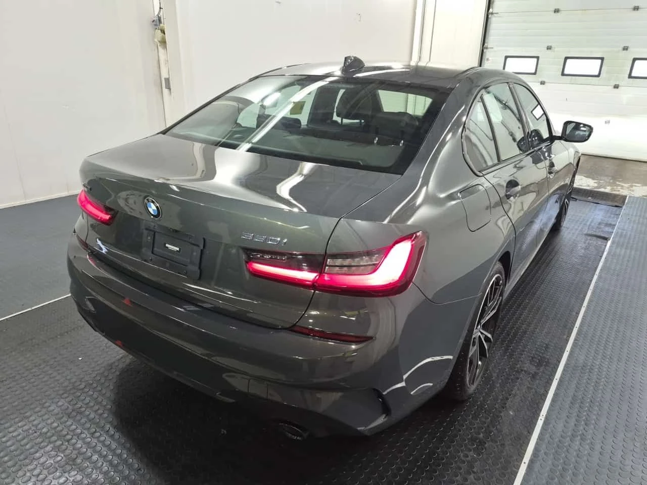BMW 330 * 330I XDRIVE * CARFAX * ЦЕНА ДО БГ, снимка 3 - Автомобили и джипове - 55546062