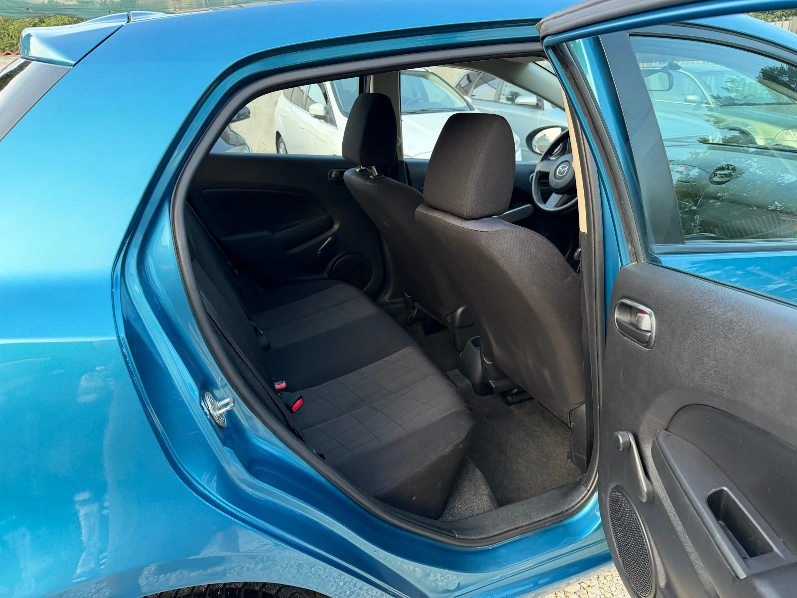 Mazda 2 1, 3 75k.c. Face, снимка 12 - Автомобили и джипове - 55946363