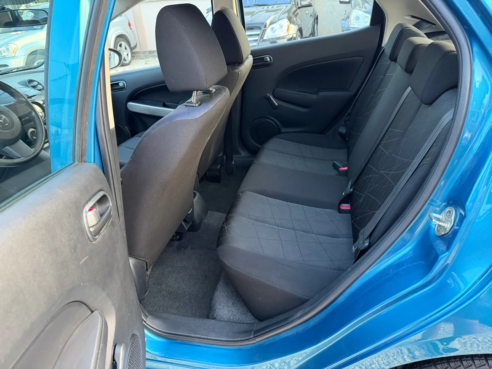 Mazda 2 1, 3 75k.c. Face, снимка 11 - Автомобили и джипове - 55946363