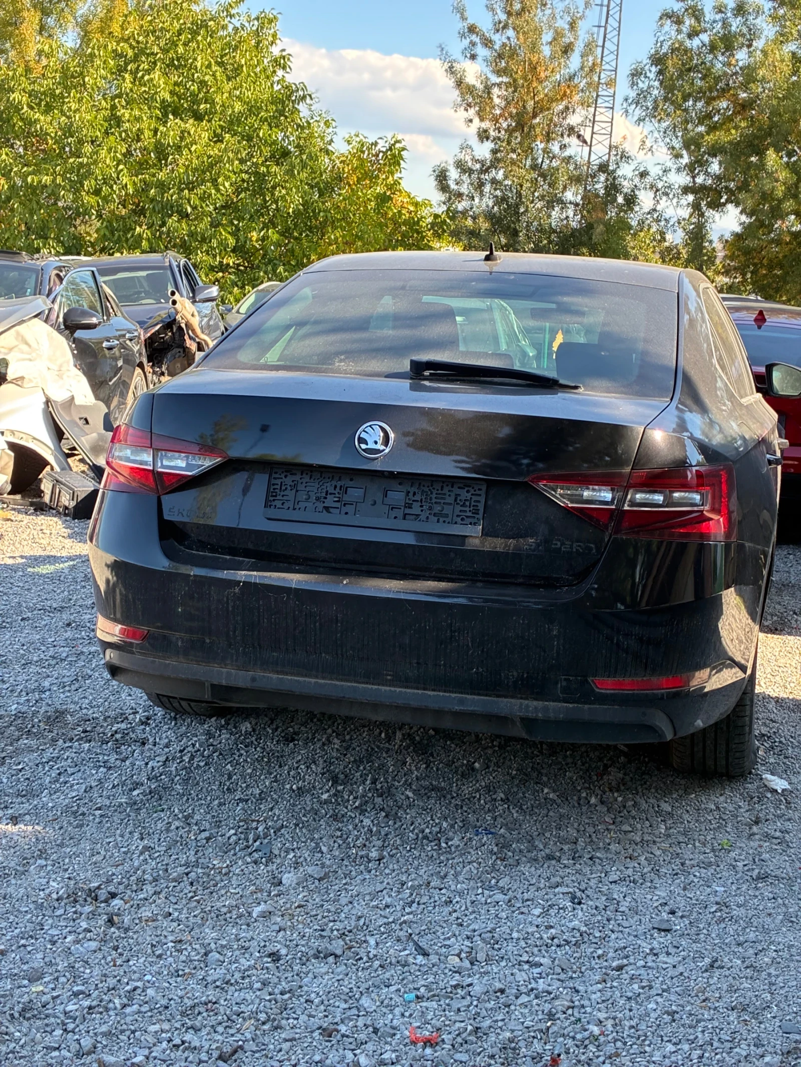 Skoda Superb 1.6 TDI, снимка 2 - Автомобили и джипове - 56093225