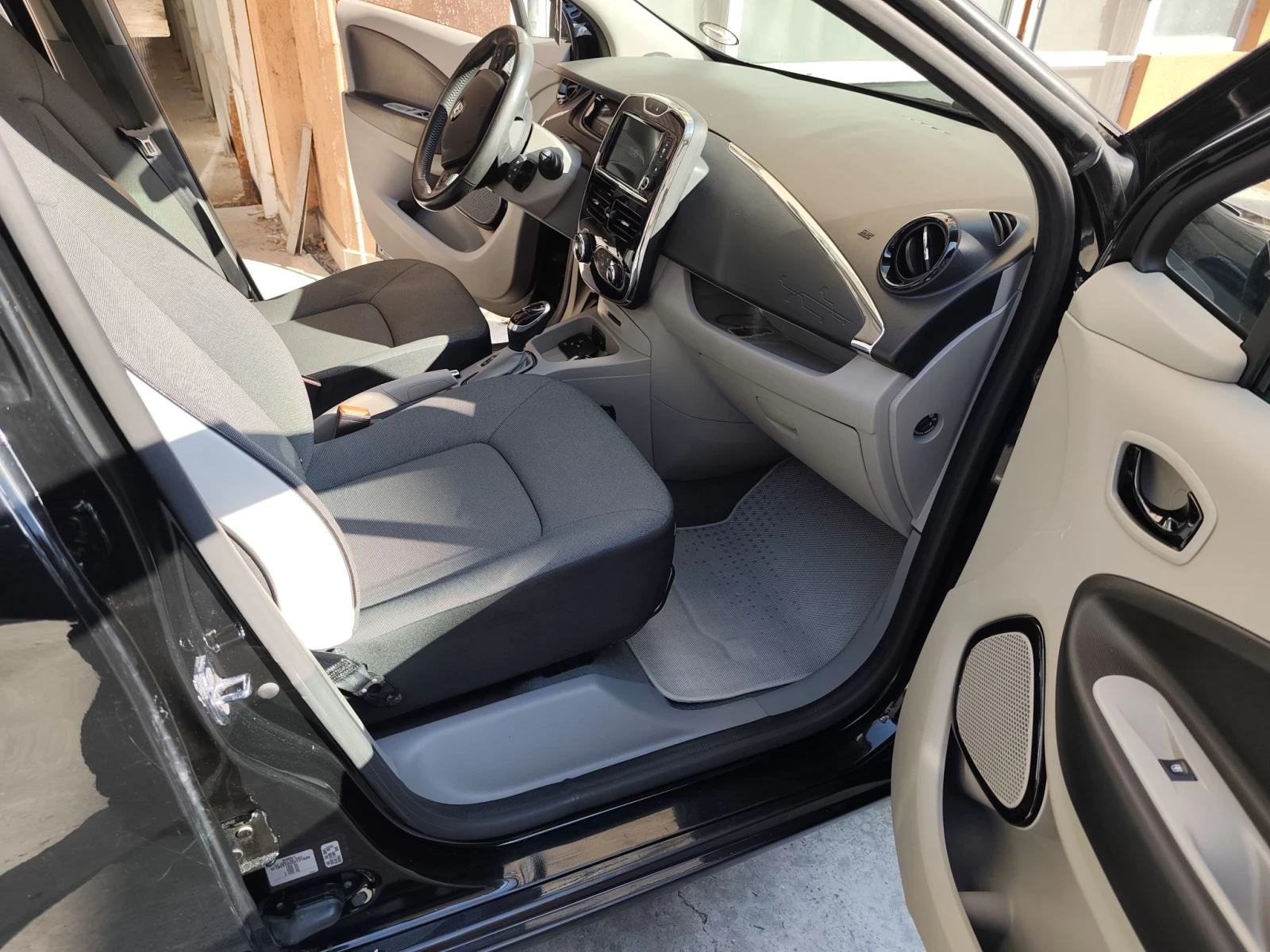 Renault Zoe 22kw, 56800km, камера, Android auto, снимка 12 - Автомобили и джипове - 56332280