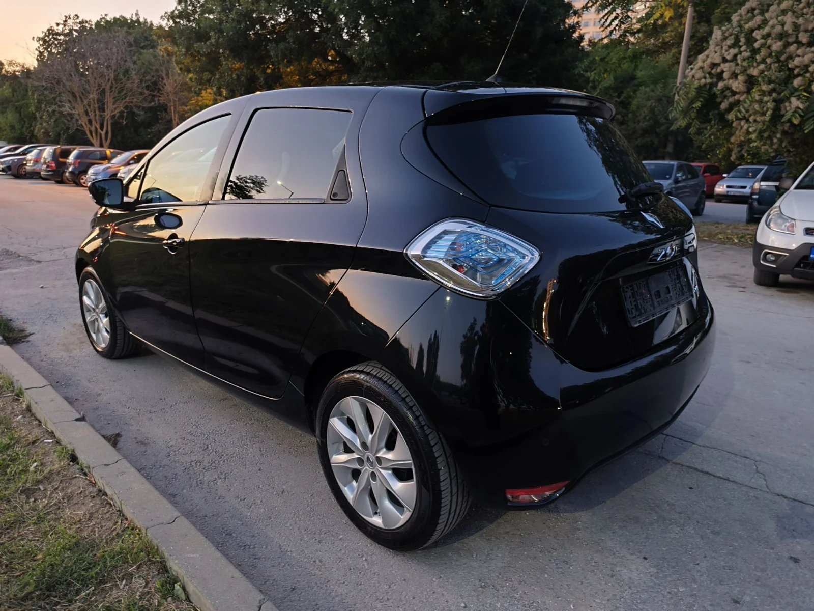 Renault Zoe 22kw, 56800km, камера, Android auto, снимка 6 - Автомобили и джипове - 56332280