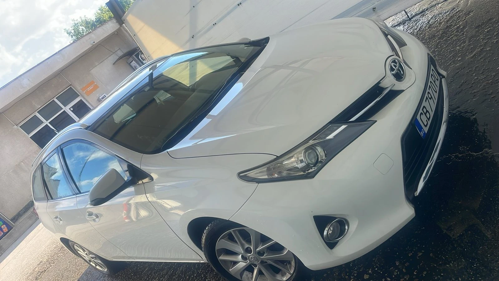 Toyota Auris Yauris, снимка 2 - Автомобили и джипове - 56568282