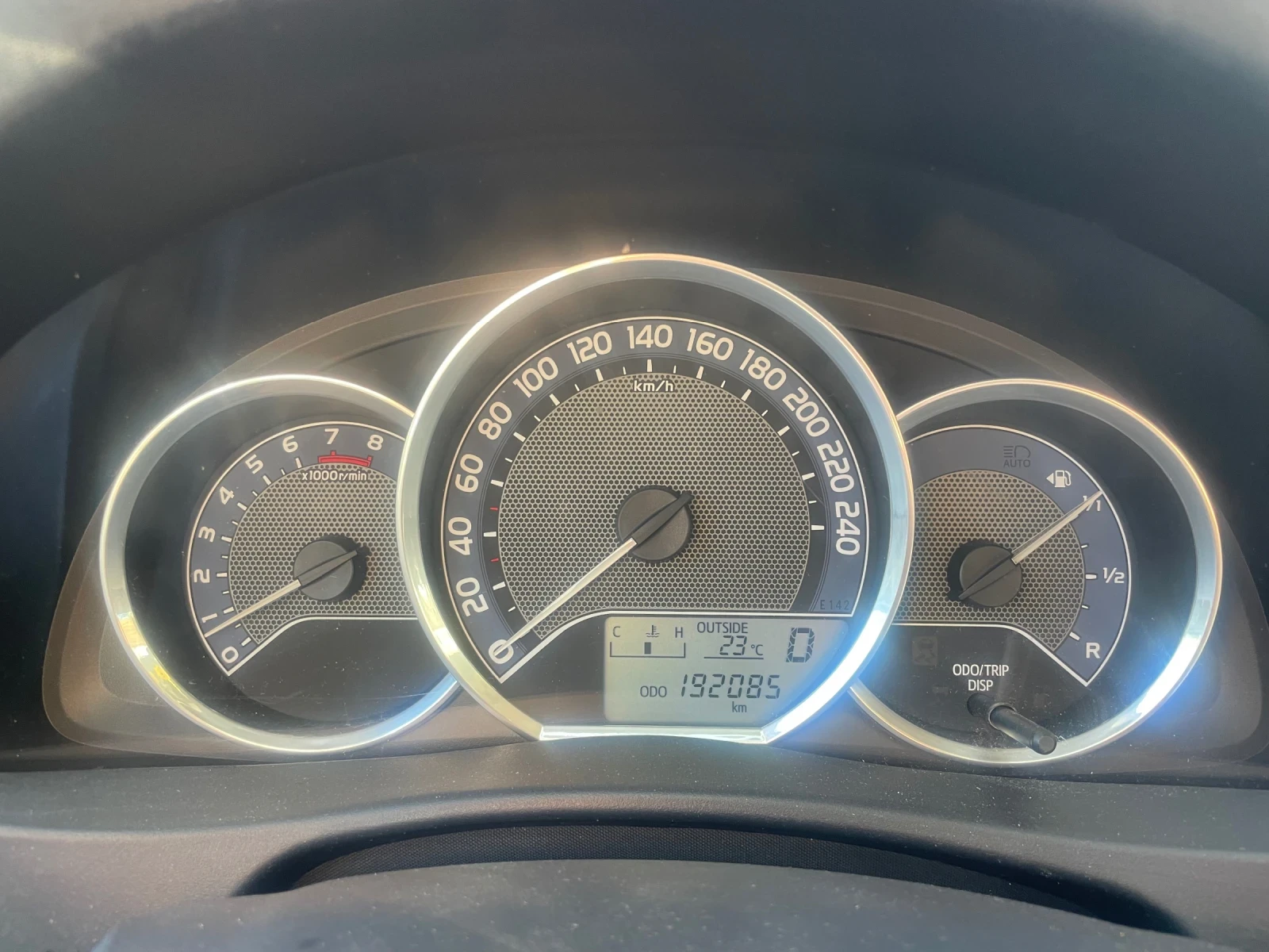 Toyota Auris Yauris, снимка 3 - Автомобили и джипове - 56568282