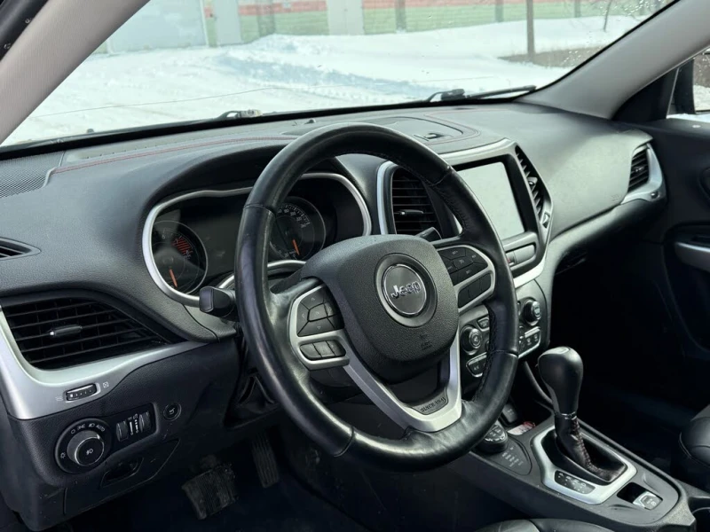 Jeep Cherokee Trailhawk* 4WD* АвтоКредит* (ЦЕНА ДО БГ), снимка 13 - Автомобили и джипове - 53403473