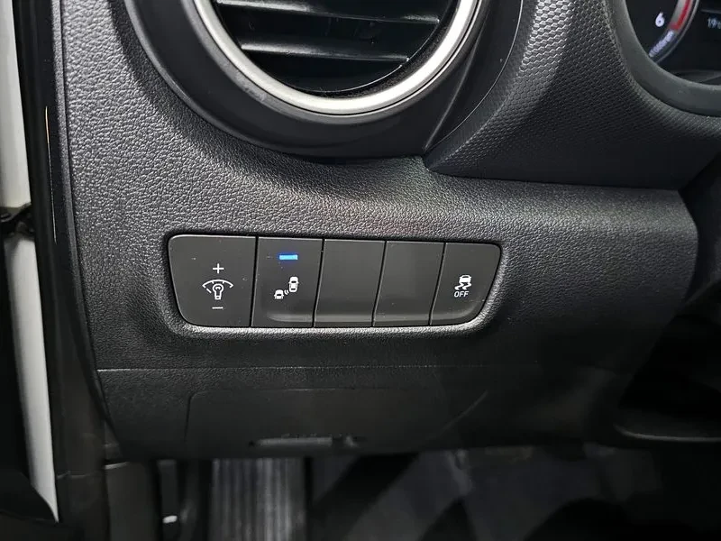 Hyundai Kona Diesel 1.6 2Wd Premium, снимка 16 - Автомобили и джипове - 55749045