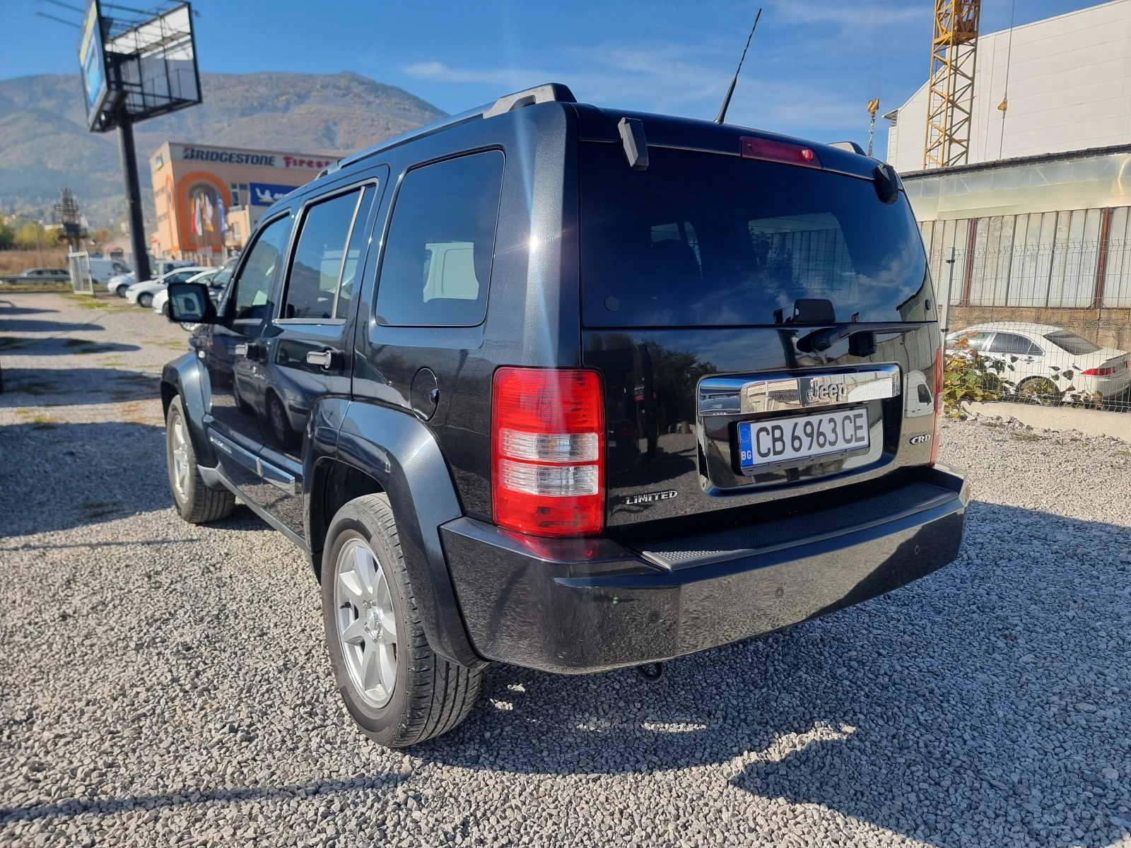 Jeep Cherokee 2.8CRD 200кс. АВТОМАТИК КОЖА 4х4 - изображение 2