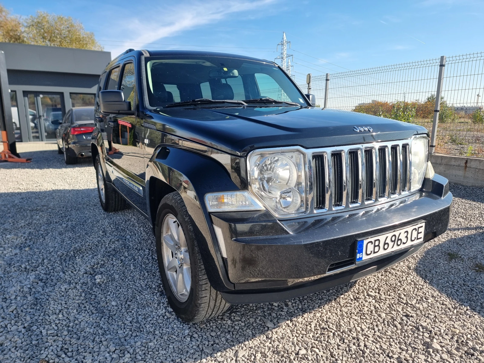 Jeep Cherokee 2.8CRD 200кс. АВТОМАТИК КОЖА 4х4 - изображение 4