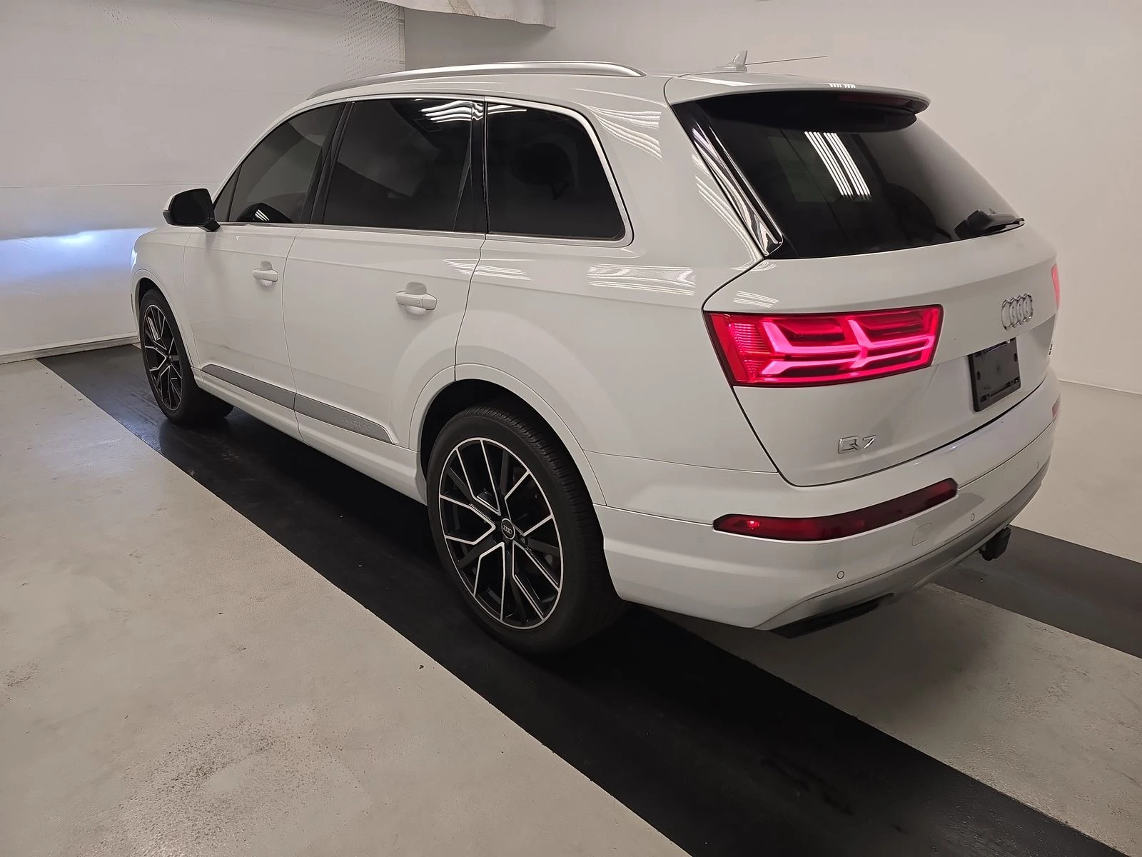 Audi Q7 PRESTIGE* Обдух* BOSE* Диг.табло* 360* Дистроник*  - изображение 3