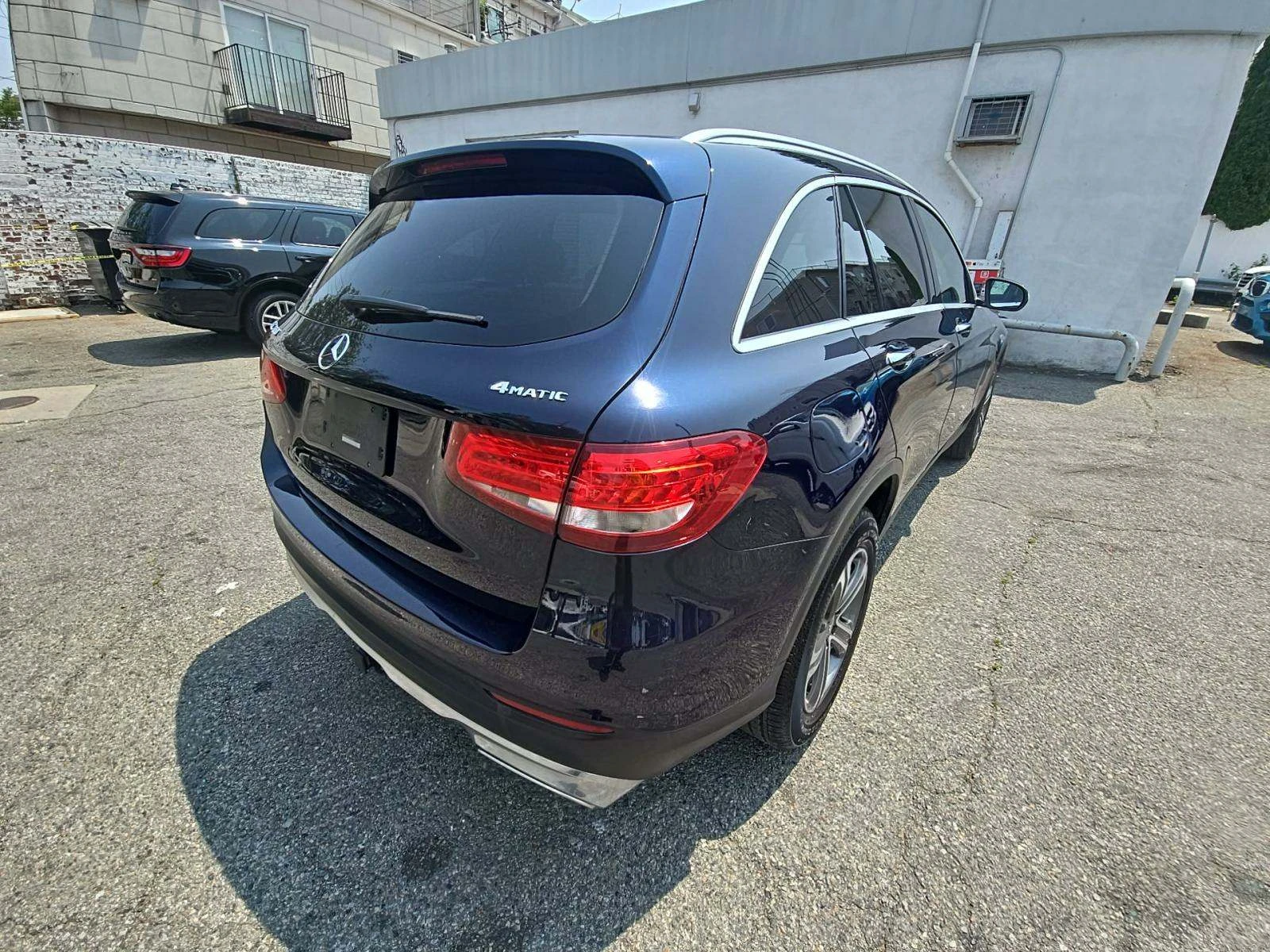 Mercedes-Benz GLC 300 4MATIC * CARFAX* ОПЦИЯ ЗА ФИНАНСИРАНЕ*  - изображение 4