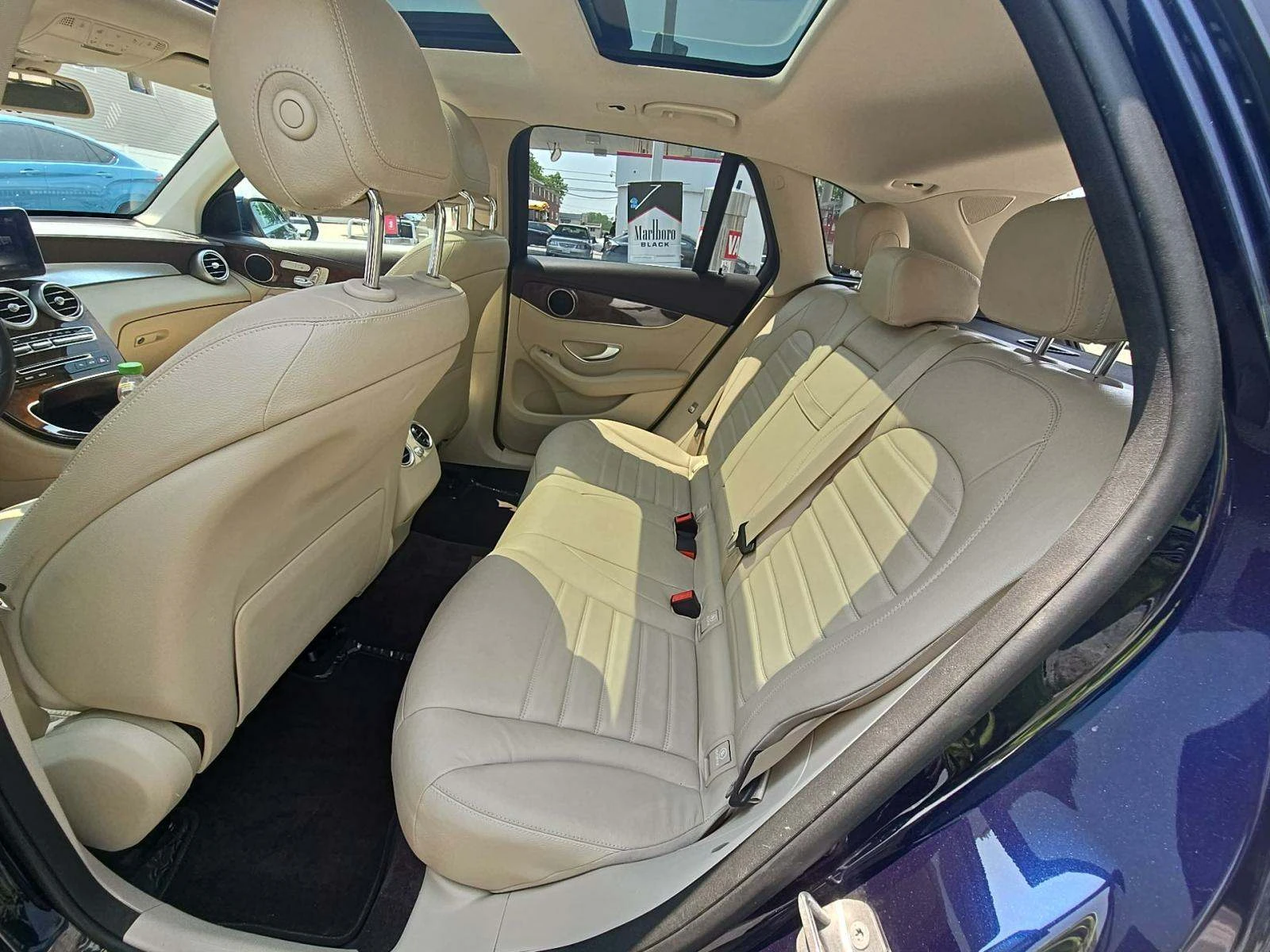 Mercedes-Benz GLC 300 4MATIC * CARFAX* ОПЦИЯ ЗА ФИНАНСИРАНЕ*  - изображение 9