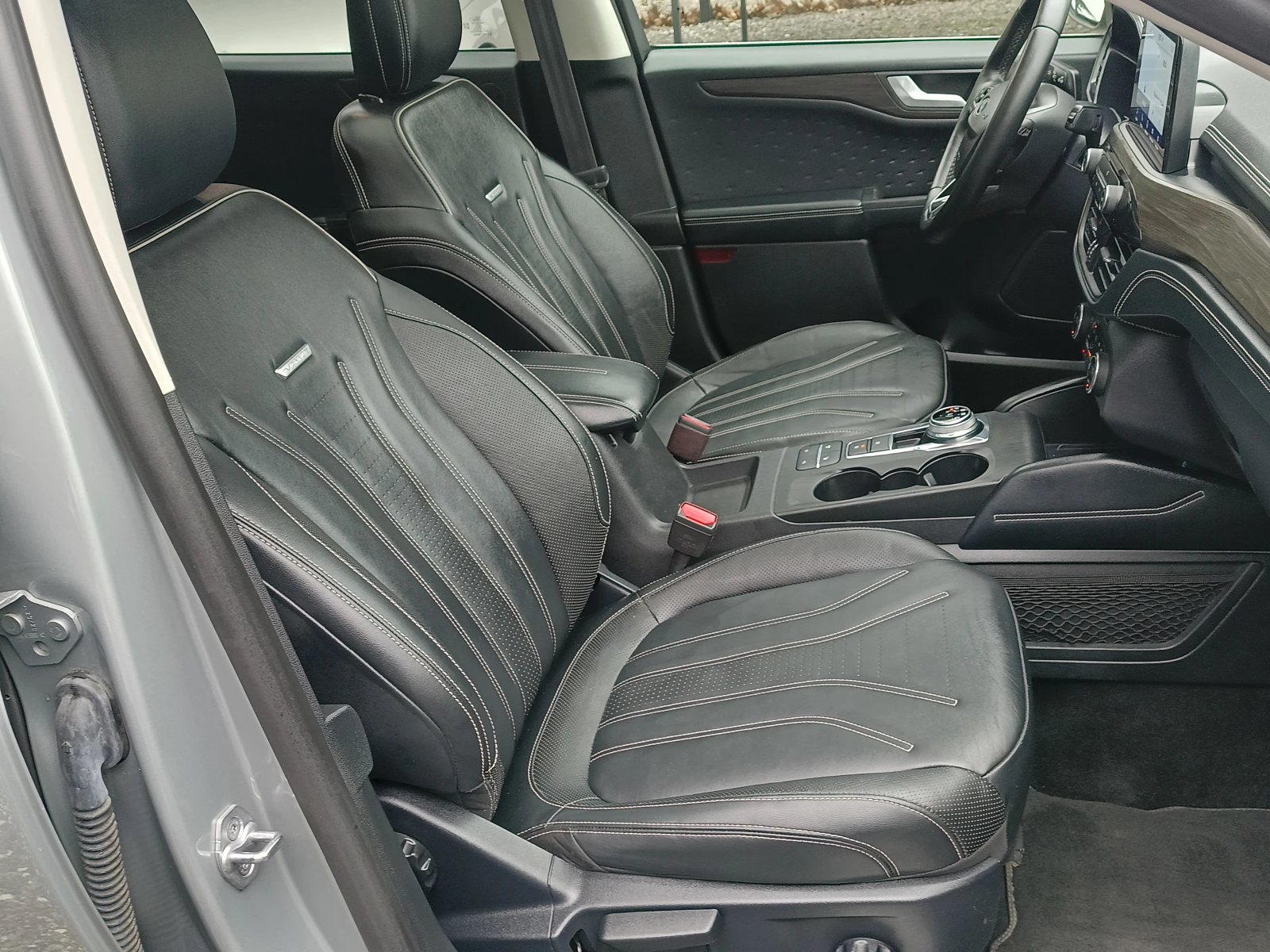 Ford Kuga 2.5i plug in hybrid - изображение 8