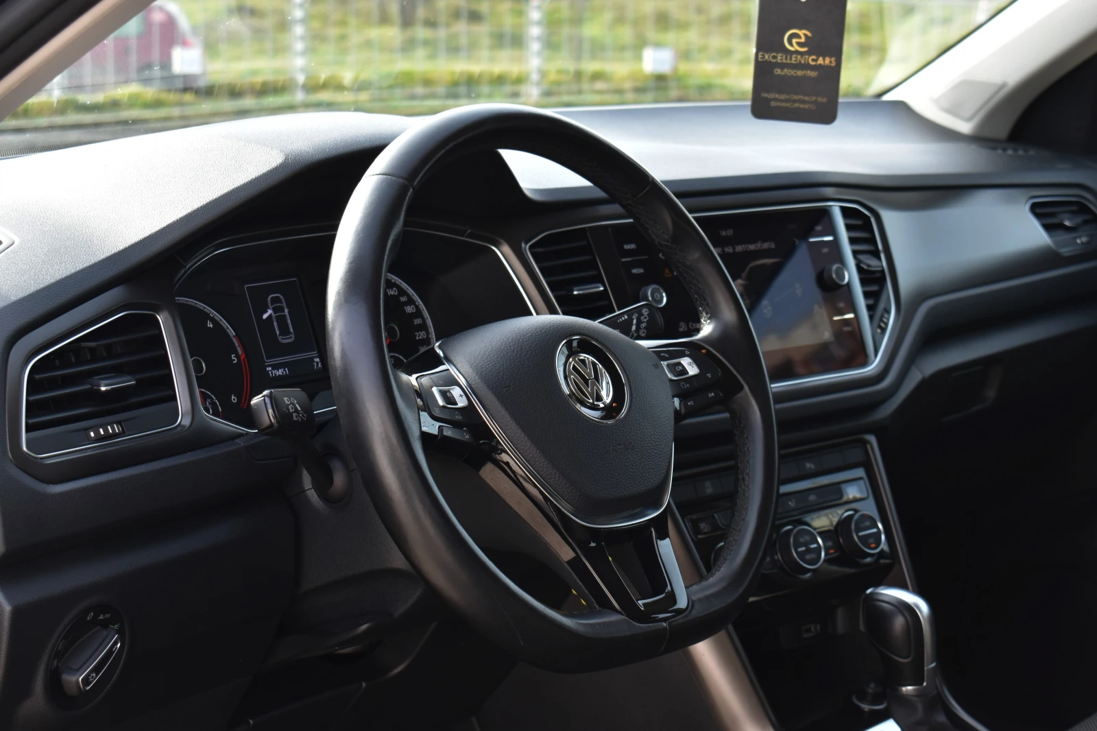 VW T-Roc 2.0TDI* 4MOTION* AUTOMAT, снимка 9 - Автомобили и джипове - 53876310