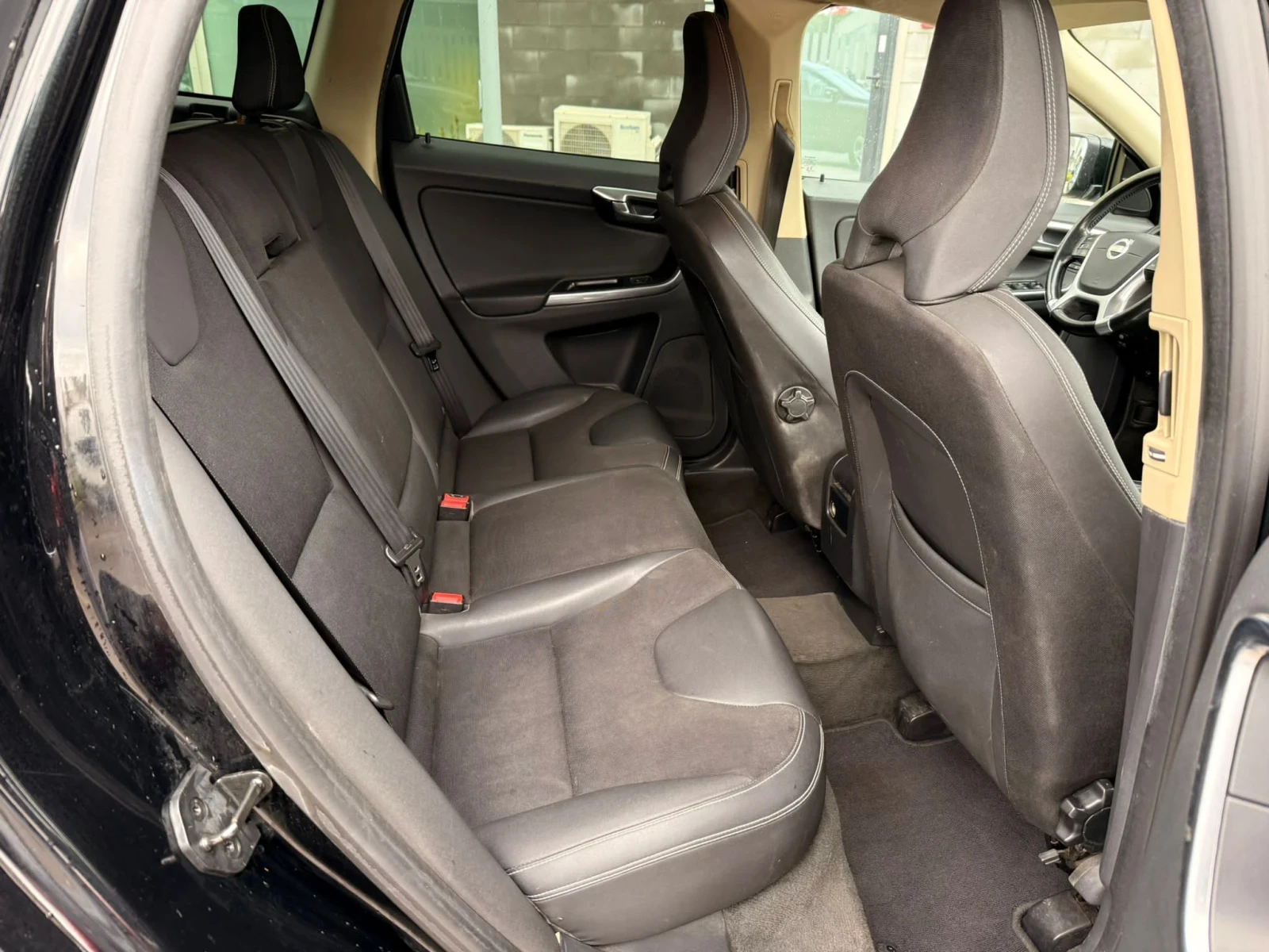 Volvo XC60 2013   2.4 TDI  4AWD, снимка 8 - Автомобили и джипове - 54382689