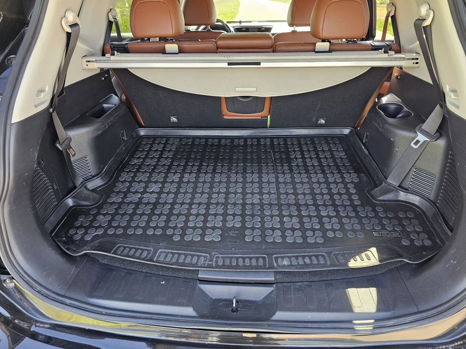 Nissan X-trail  T32 2.0 dCi Tekna 4x4, снимка 11 - Автомобили и джипове - 54388125