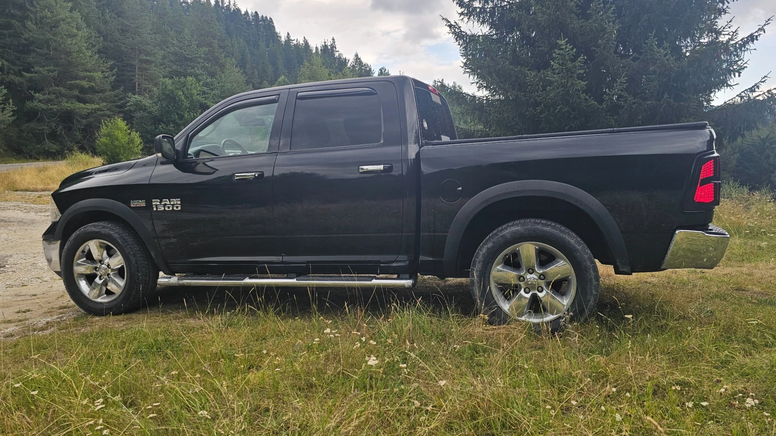 Dodge RAM 1500 SLT, снимка 4 - Автомобили и джипове - 55630603