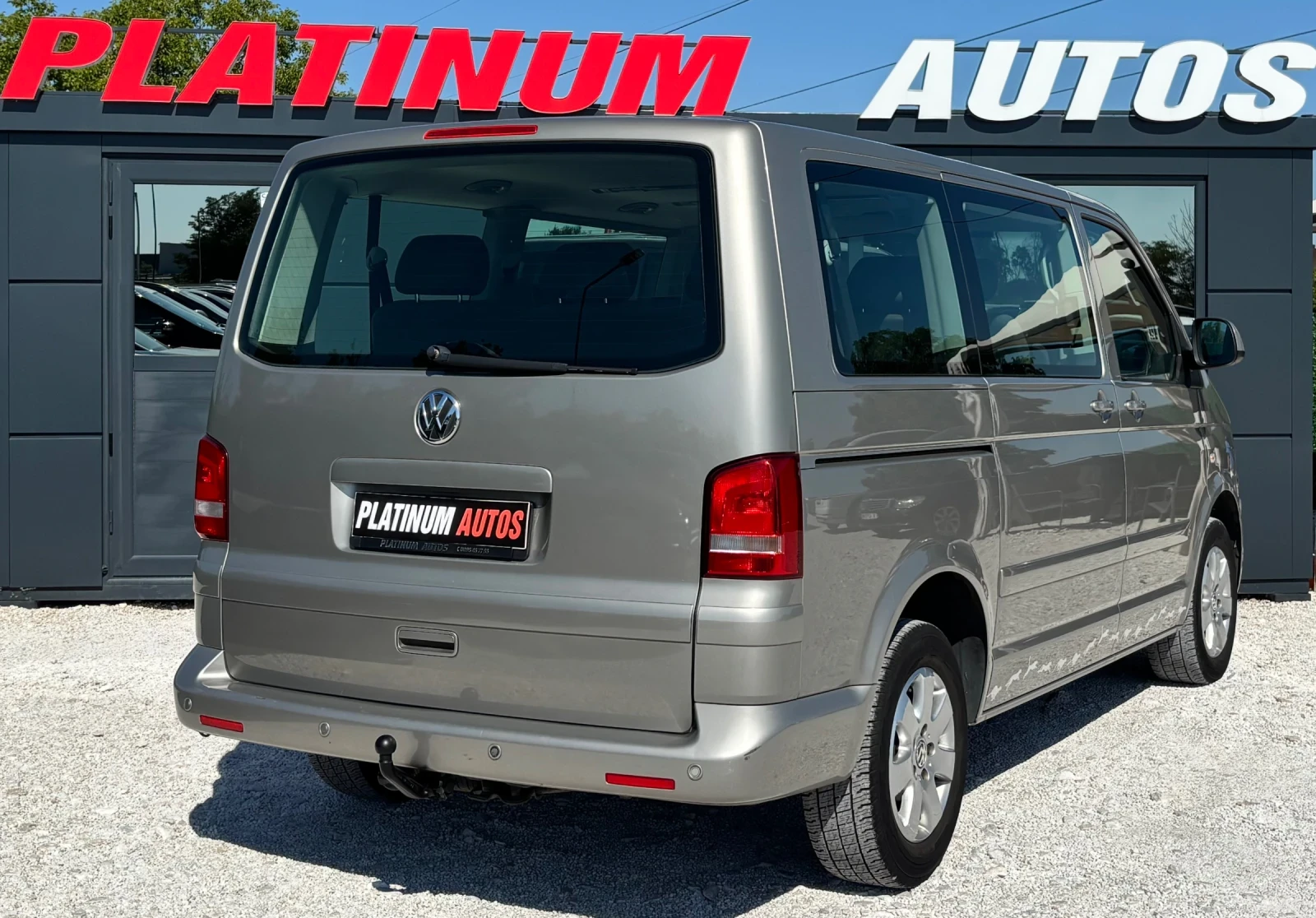 VW Caravelle 2.0TDI/АВТОМАТ/ПАРКТРОНИК/НАВИГАЦИЯ, снимка 8 - Бусове и автобуси - 55498633