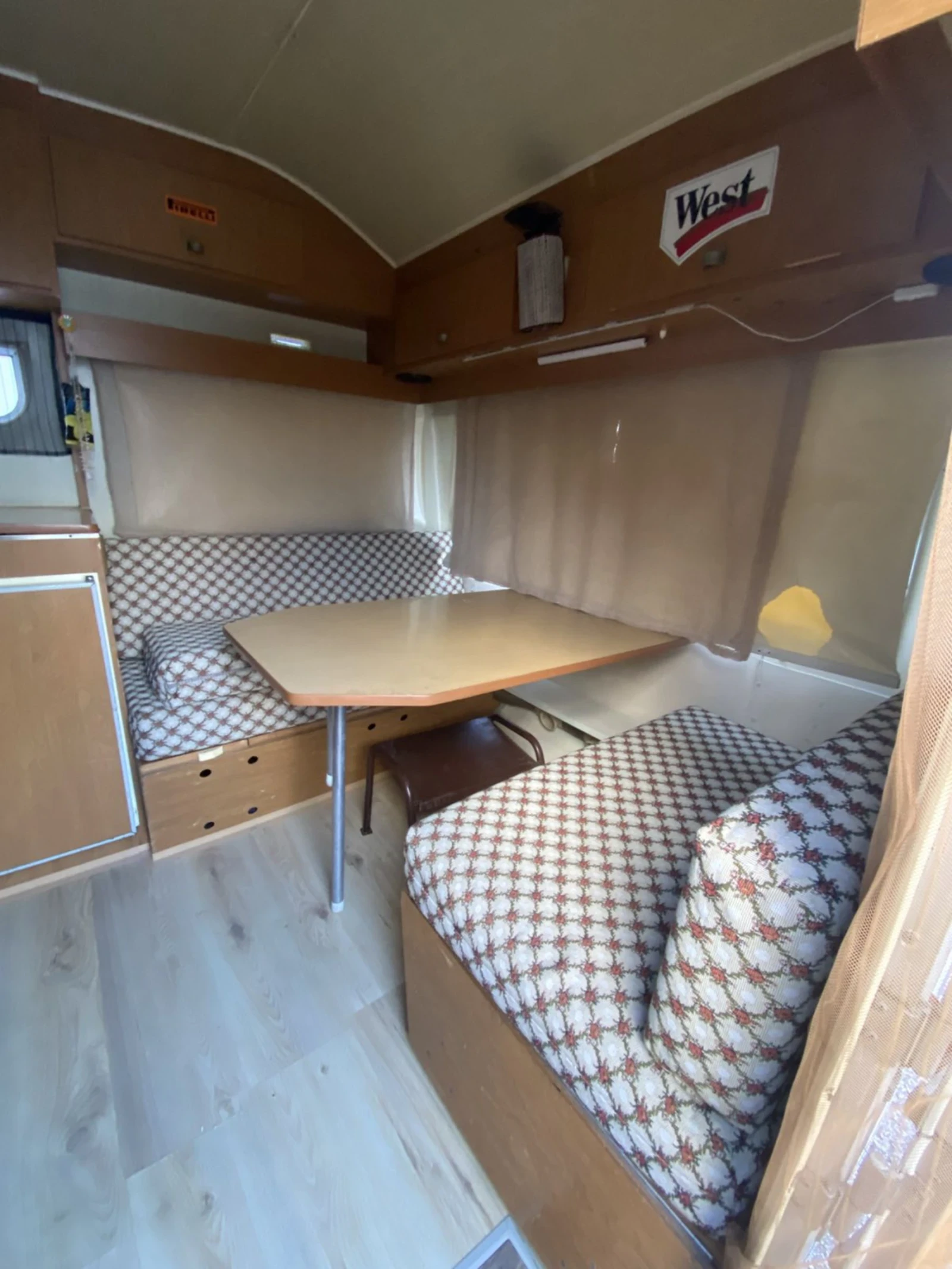 Каравана Adria Optima 380 750kg, снимка 2 - Каравани и кемпери - 53921220