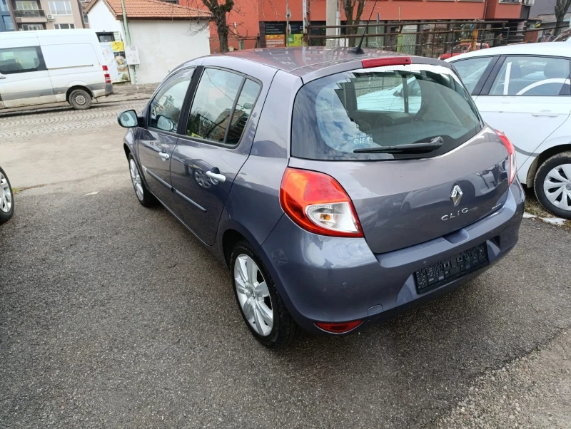 Renault Clio 1.2 100кс, снимка 4 - Автомобили и джипове - 49205619