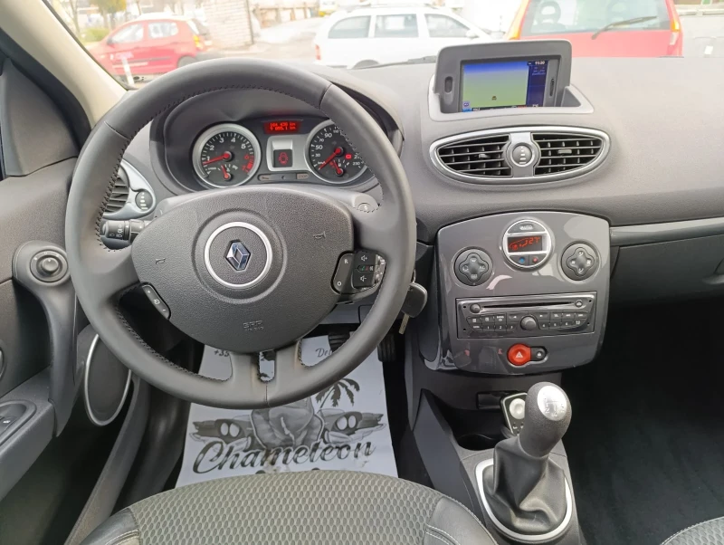 Renault Clio 1.2 100кс, снимка 6 - Автомобили и джипове - 49205619