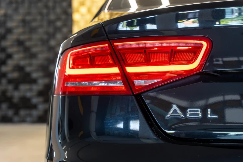 Audi A8 4.2 L, снимка 6 - Автомобили и джипове - 51505655