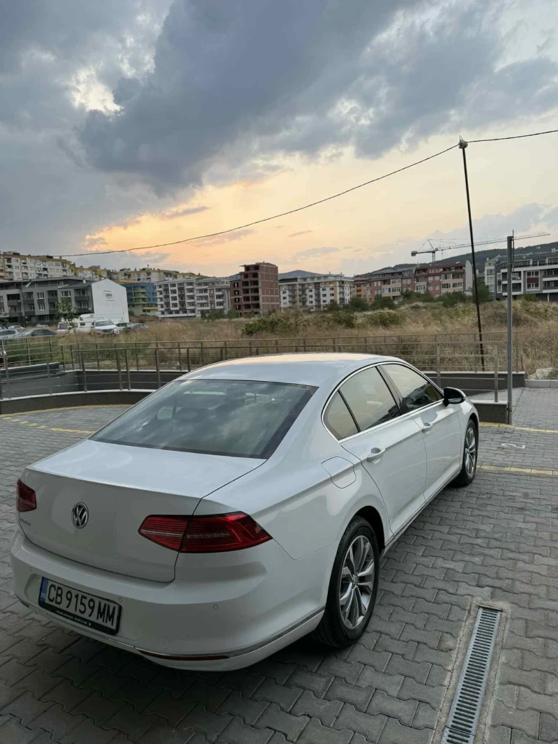 VW Passat, снимка 4 - Автомобили и джипове - 52095603